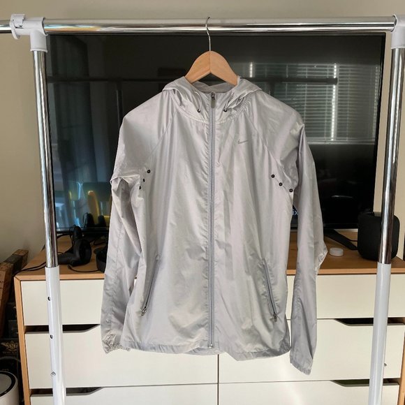 Nike Shield Running Jacket - Picture 1 of 6